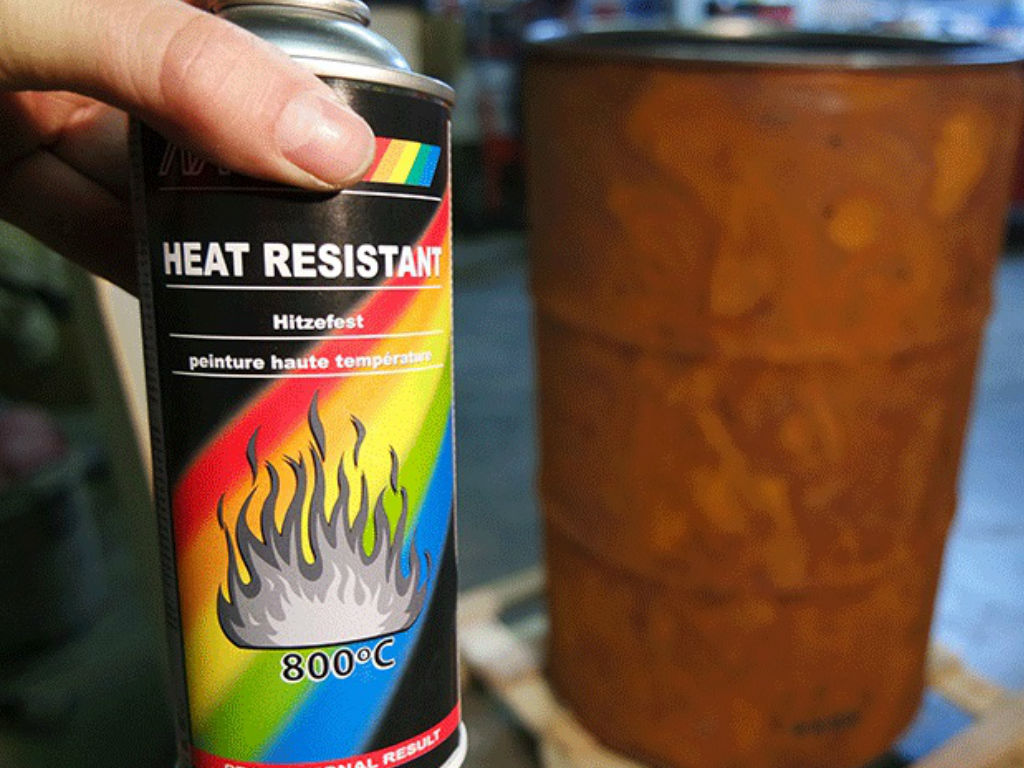 Heat-resistant spray for the barrel