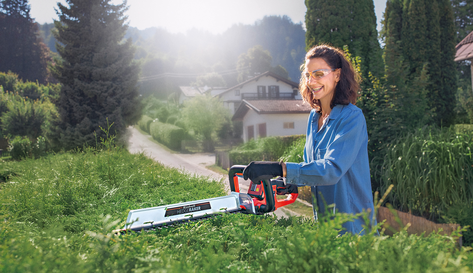 Einhell cordless hedge trimmers in practical tests