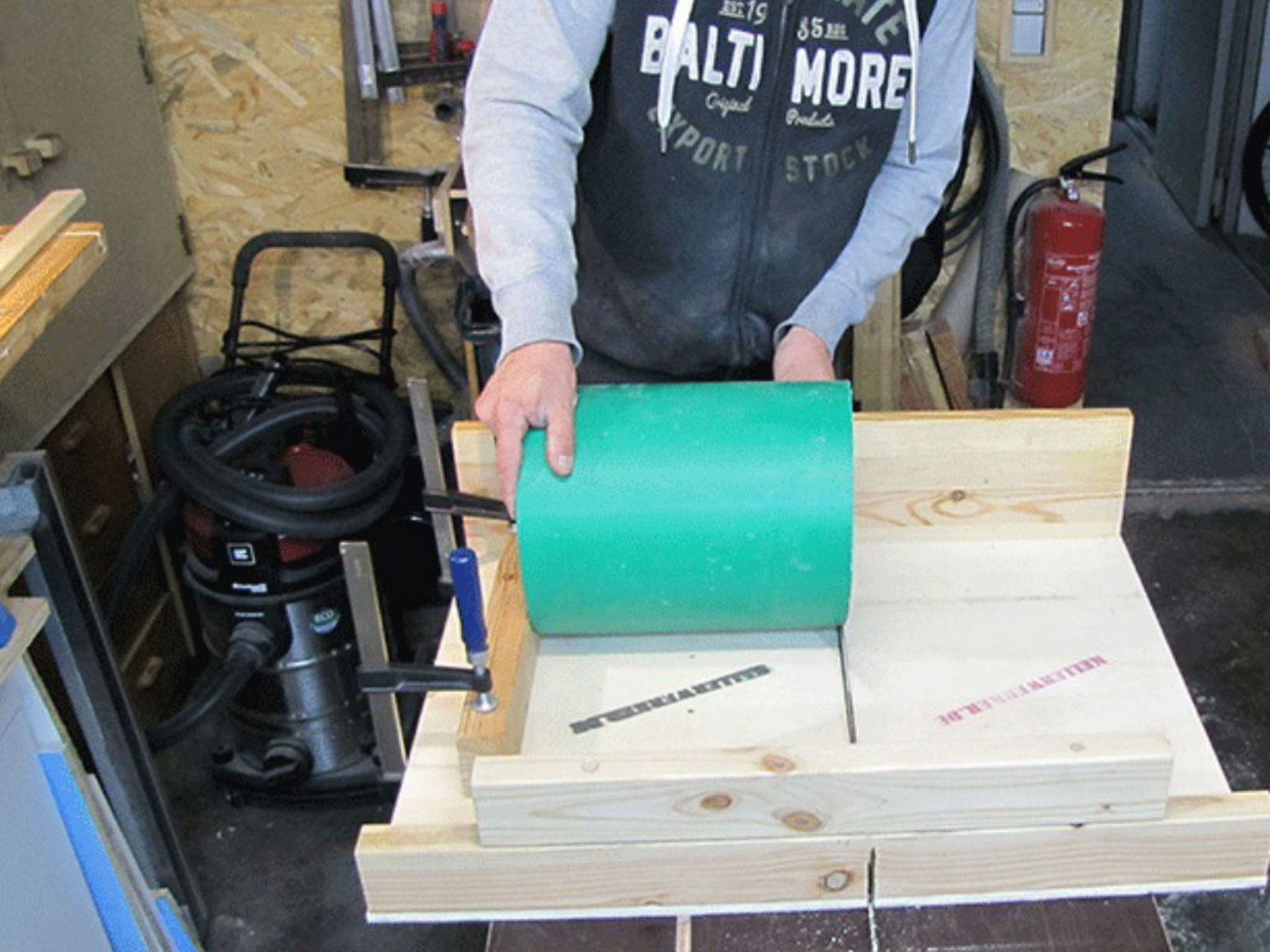 Making the lid with the help of a router