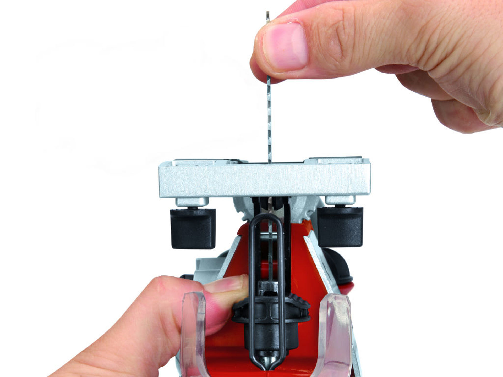 Changing jigsaw blades