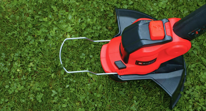 Flowerguard und Fadenschutzhaube eines Rasentrimmers