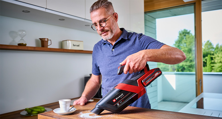 Einhell cordless vacuum outlet
